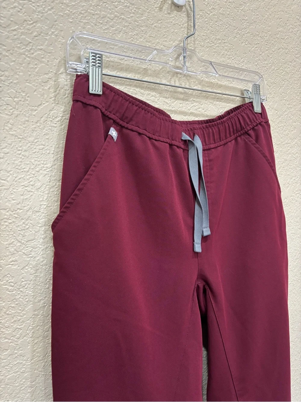 Figs Tansen Jogger Scrub Technical Pant Burgundy Small Medical Nursing